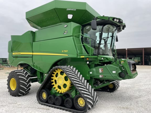 Main image John Deere S790