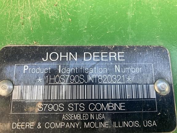 Image of John Deere S790 equipment image 1