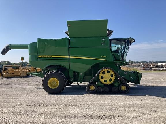 Image of John Deere S790 equipment image 2