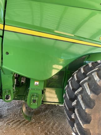 Image of John Deere S790 equipment image 1