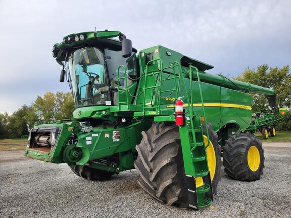 Image of John Deere S790 Primary image