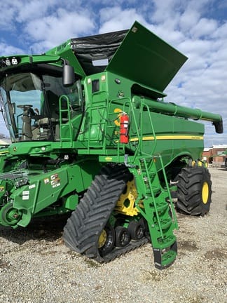 Main image John Deere S790
