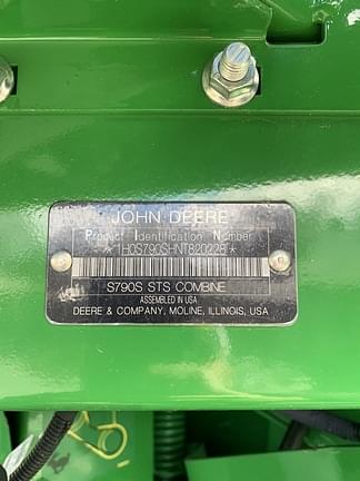 Image of John Deere S790 equipment image 1