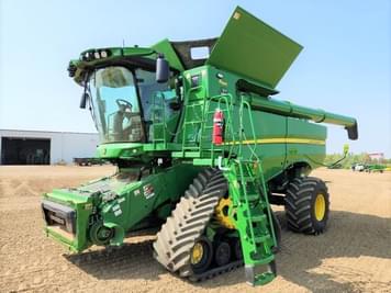 Main image John Deere S790