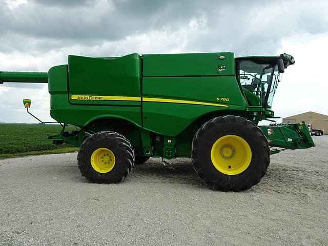 Image of John Deere S790 equipment image 3