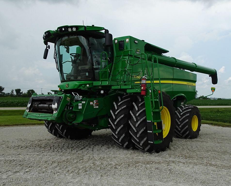 Image of John Deere S790 Primary image