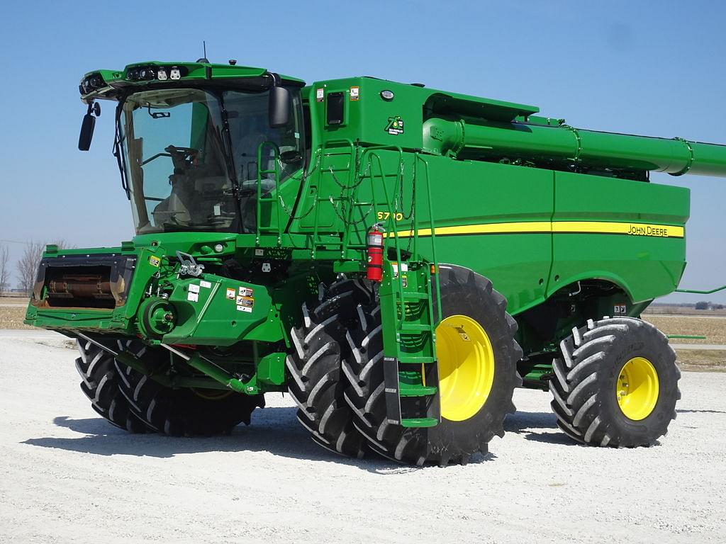 Image of John Deere S790 Primary image
