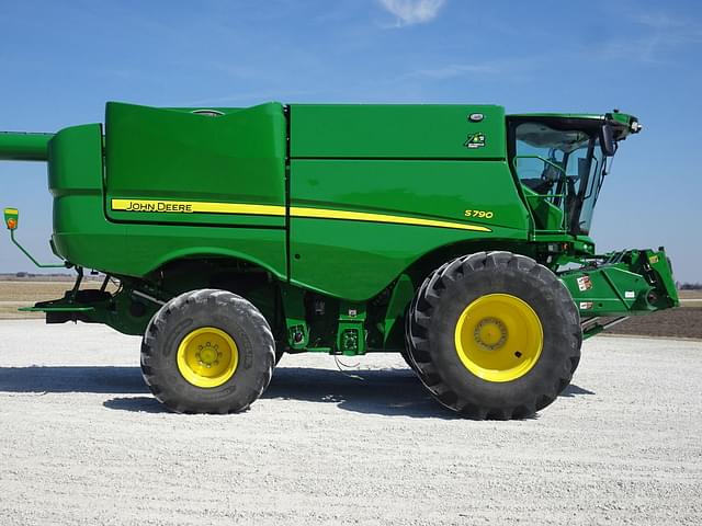 Image of John Deere S790 equipment image 3