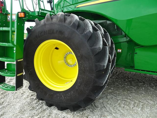 Image of John Deere S790 equipment image 4