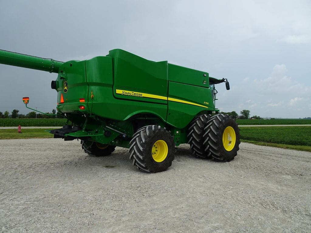 2022 John Deere S790 Equipment Image0