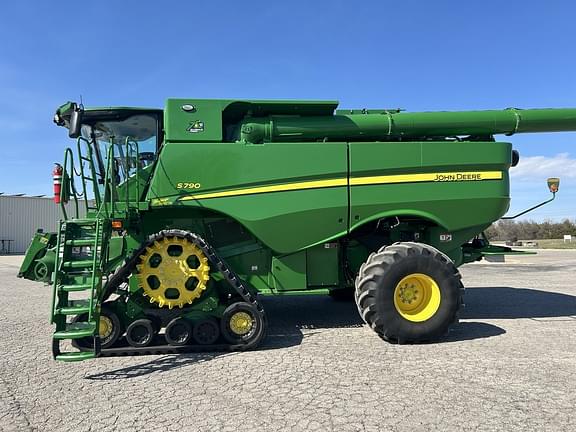 Image of John Deere S790 Primary image