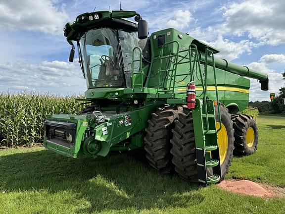 Image of John Deere S790 Primary image
