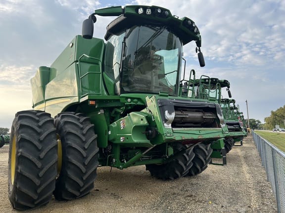 2022 John Deere S790 Equipment Image0