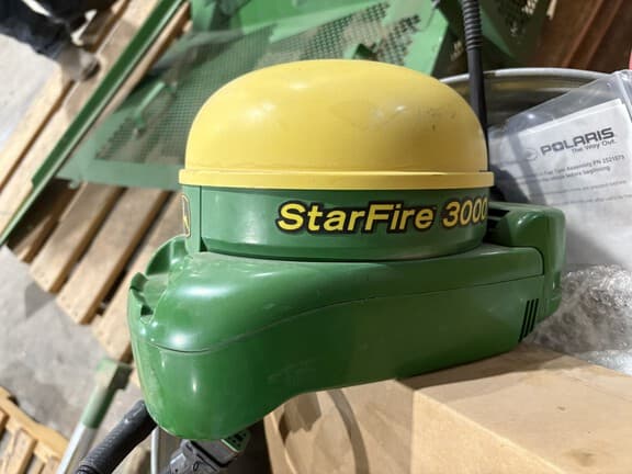 Image of John Deere StarFire 3000 Image 0