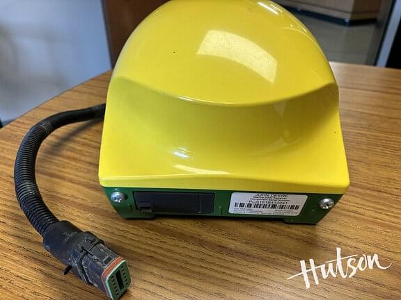 Image of John Deere StarFire 6000 equipment image 2