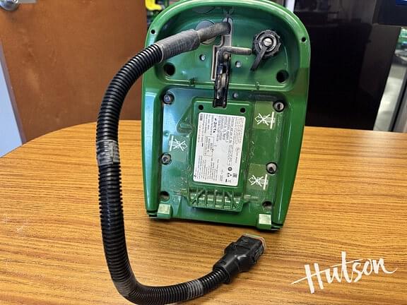 Image of John Deere StarFire 6000 equipment image 2