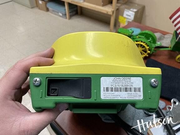 Image of John Deere StarFire 6000 equipment image 4