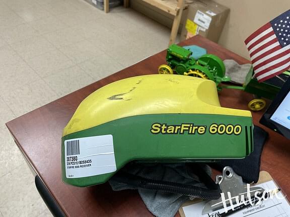 Image of John Deere StarFire 6000 equipment image 2
