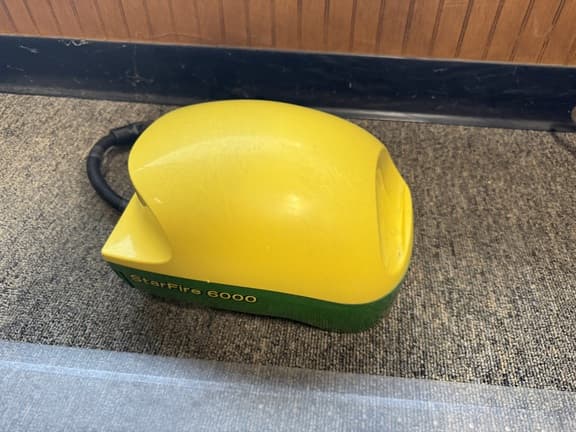 Image of John Deere StarFire 6000 Image 0