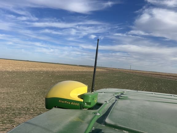 Image of John Deere StarFire 6000 equipment image 1