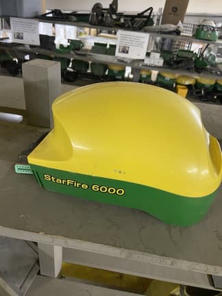 Image of John Deere StarFire 6000 Image 0
