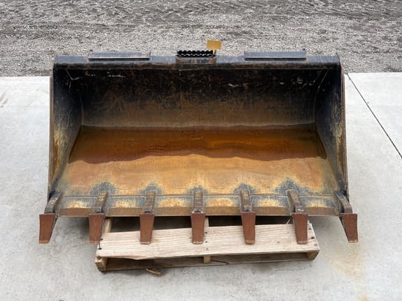 Image of John Deere T60 equipment image 1