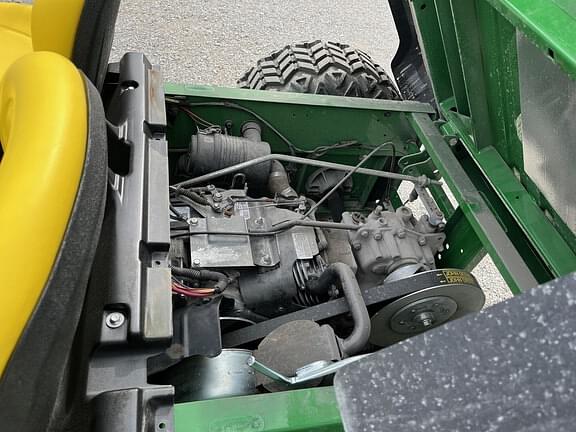 Image of John Deere Gator TS 4x2 equipment image 4