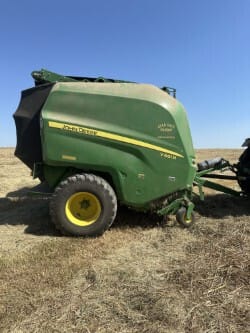 Main image John Deere V461R