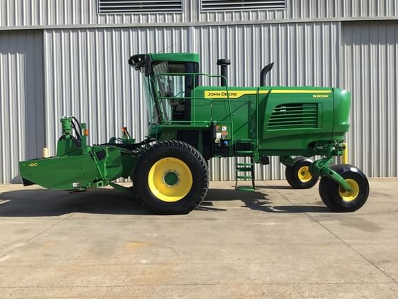 2022 John Deere W200M Equipment Image0
