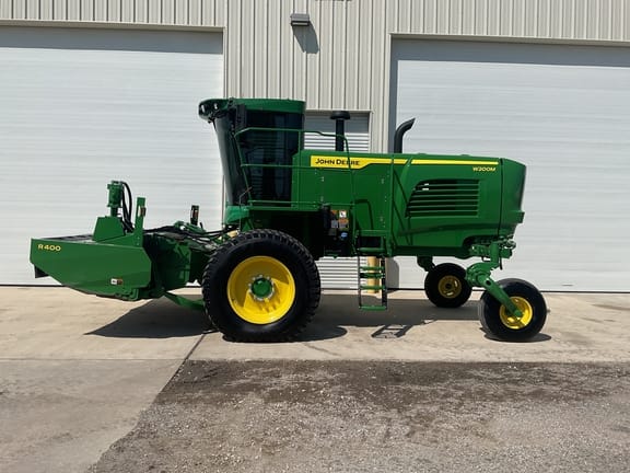 2022 John Deere W200M Equipment Image0