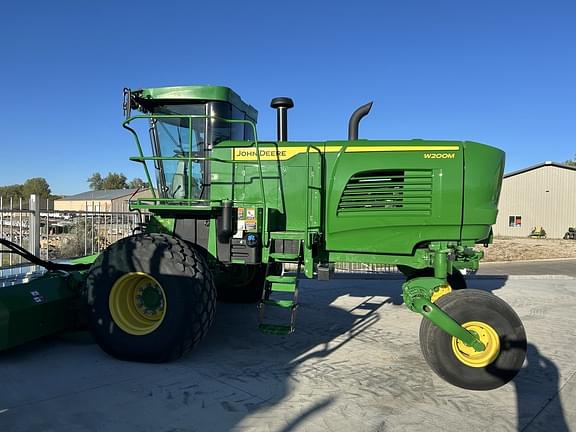 Image of John Deere W200M equipment image 1