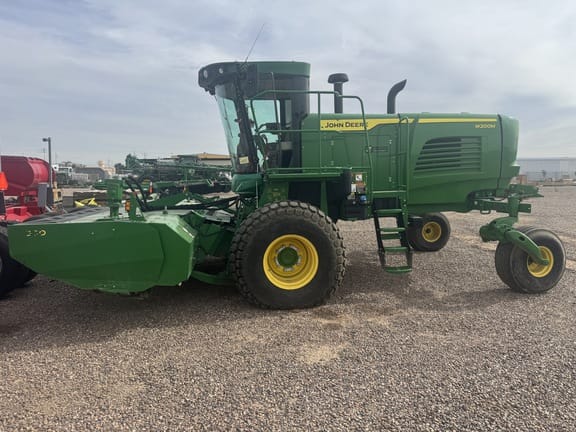 2022 John Deere W200M Equipment Image0