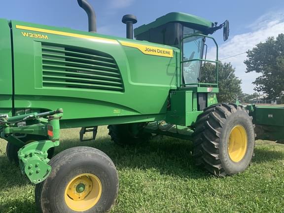 Image of John Deere W235 equipment image 3
