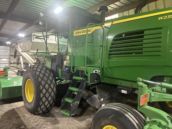 Image of John Deere W235M equipment image 4