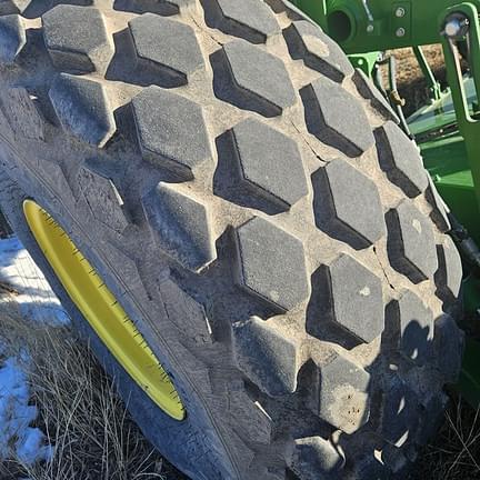 Image of John Deere W235M equipment image 4