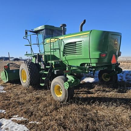 Image of John Deere W235M equipment image 3
