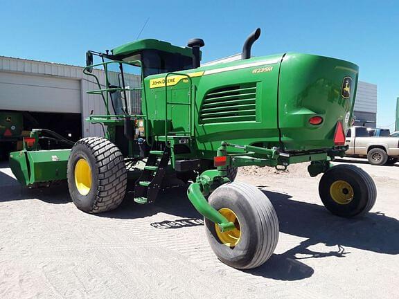 Image of John Deere W235M equipment image 2