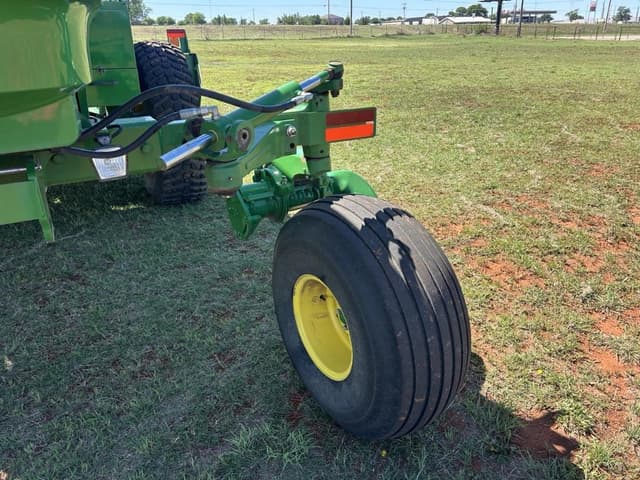 Image of John Deere W235M equipment image 4