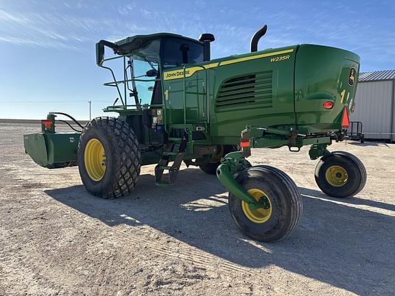 Image of John Deere W235R equipment image 2