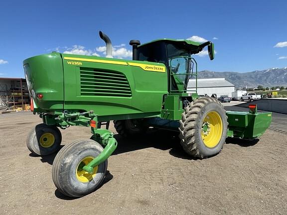 Image of John Deere W235R equipment image 4