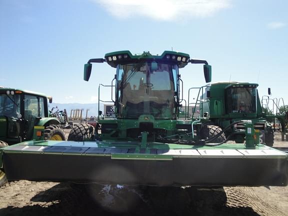 Image of John Deere W235R equipment image 1