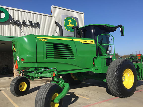 Image of John Deere W235R equipment image 4