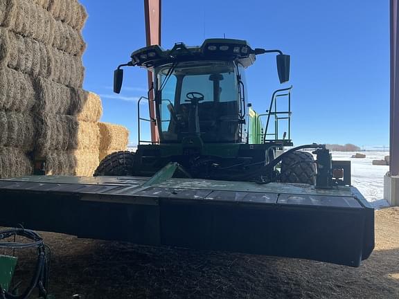 Image of John Deere W235R equipment image 3