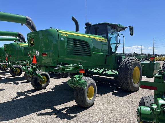 Image of John Deere W235R equipment image 3