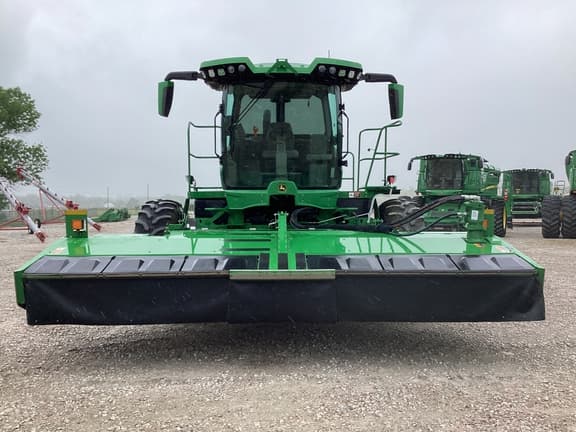 Image of John Deere W235R equipment image 1