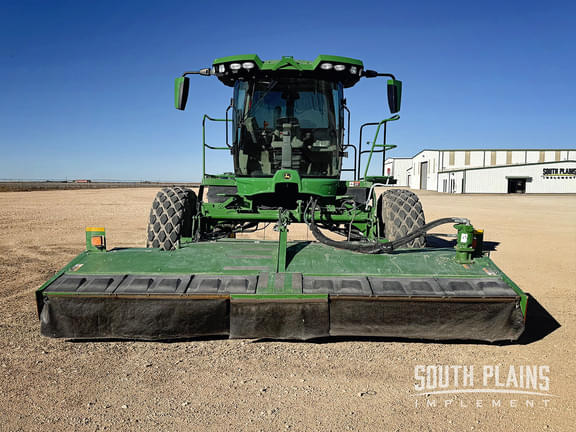 Image of John Deere W235R equipment image 2