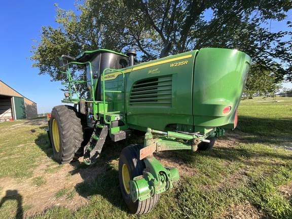 Image of John Deere W235R equipment image 2