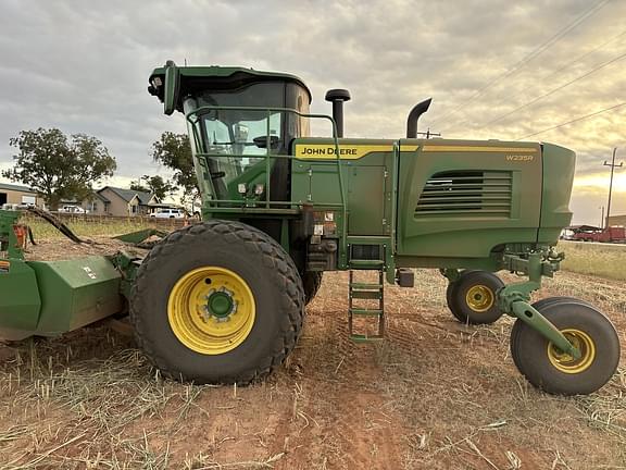 Image of John Deere W235R Primary image