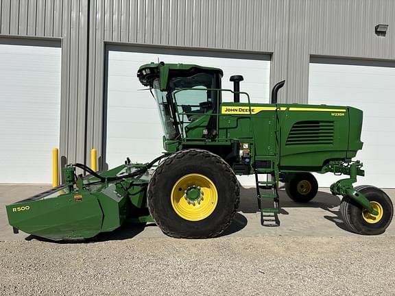 Image of John Deere W235R equipment image 1