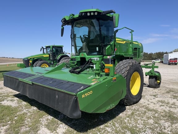2022 John Deere W235R Equipment Image0